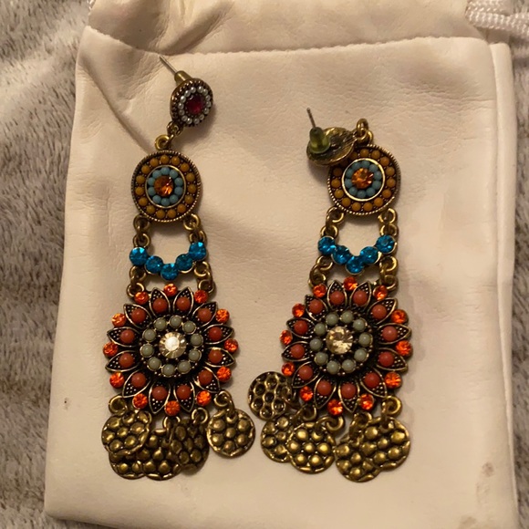 Jewelry - Gorgeous Chandelier Earings